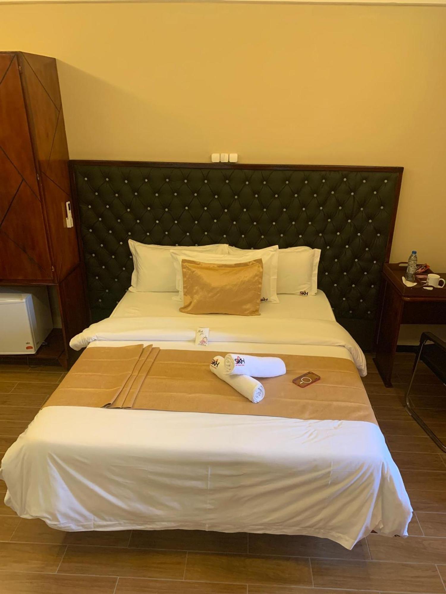 Sky Kenako Hotel Криби Экстерьер фото